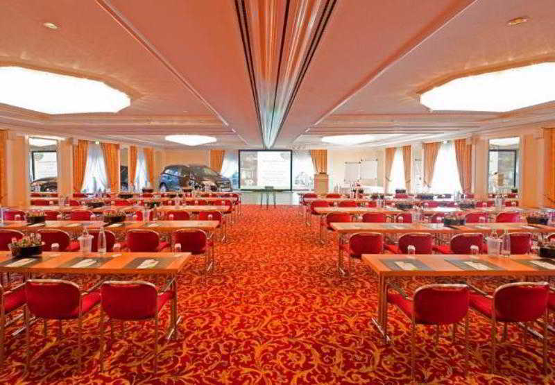 Отель Courtyard By Marriott Hamburg Airport Экстерьер фото
