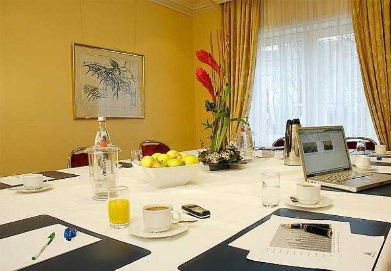 Отель Courtyard By Marriott Hamburg Airport Бизнес фото