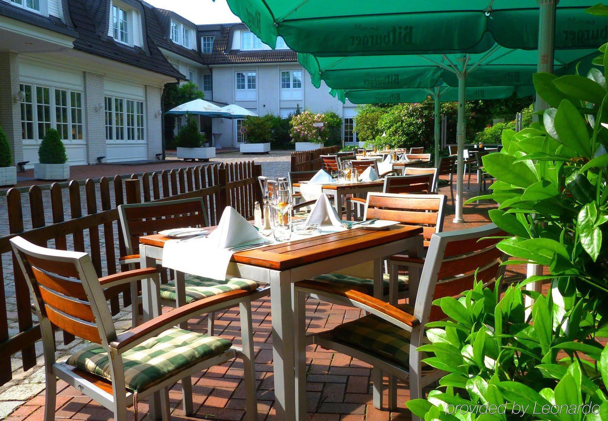 Отель Courtyard By Marriott Hamburg Airport Экстерьер фото