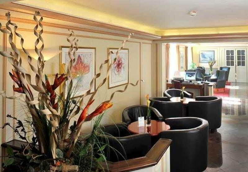 Отель Courtyard By Marriott Hamburg Airport Экстерьер фото